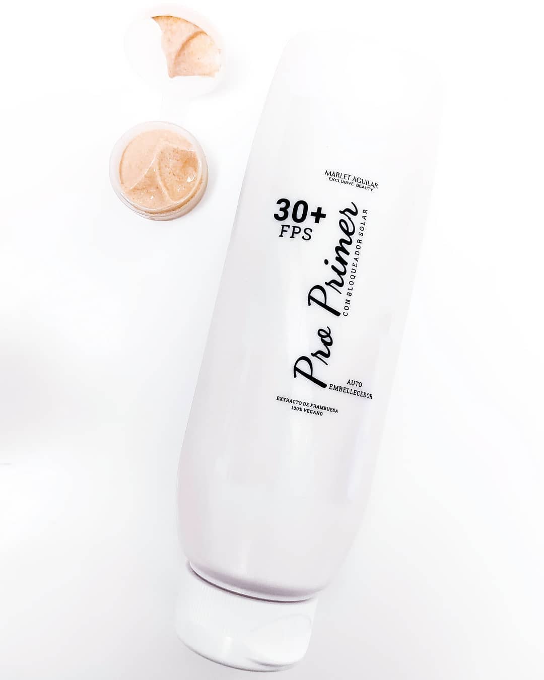 Nuestro Nuevo Pro Primer & Bloqueador Solar. 2 en 1 para el cuidado de tu pie...