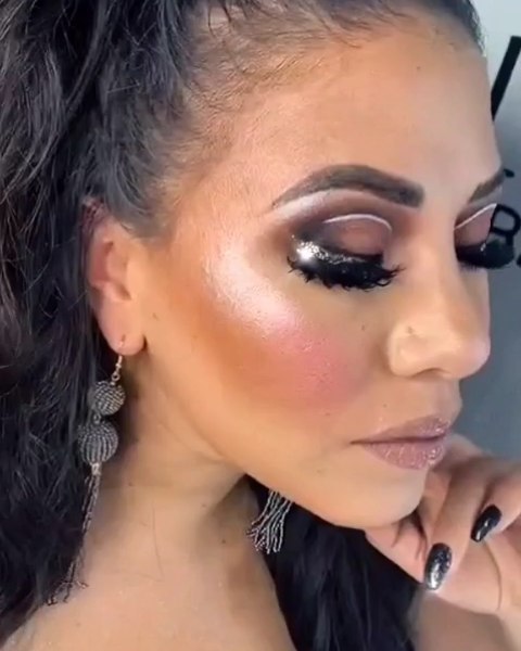 Slay all day babe 🥰✨ Delineado con glitter super bonito y fácil de usar 💕 #...