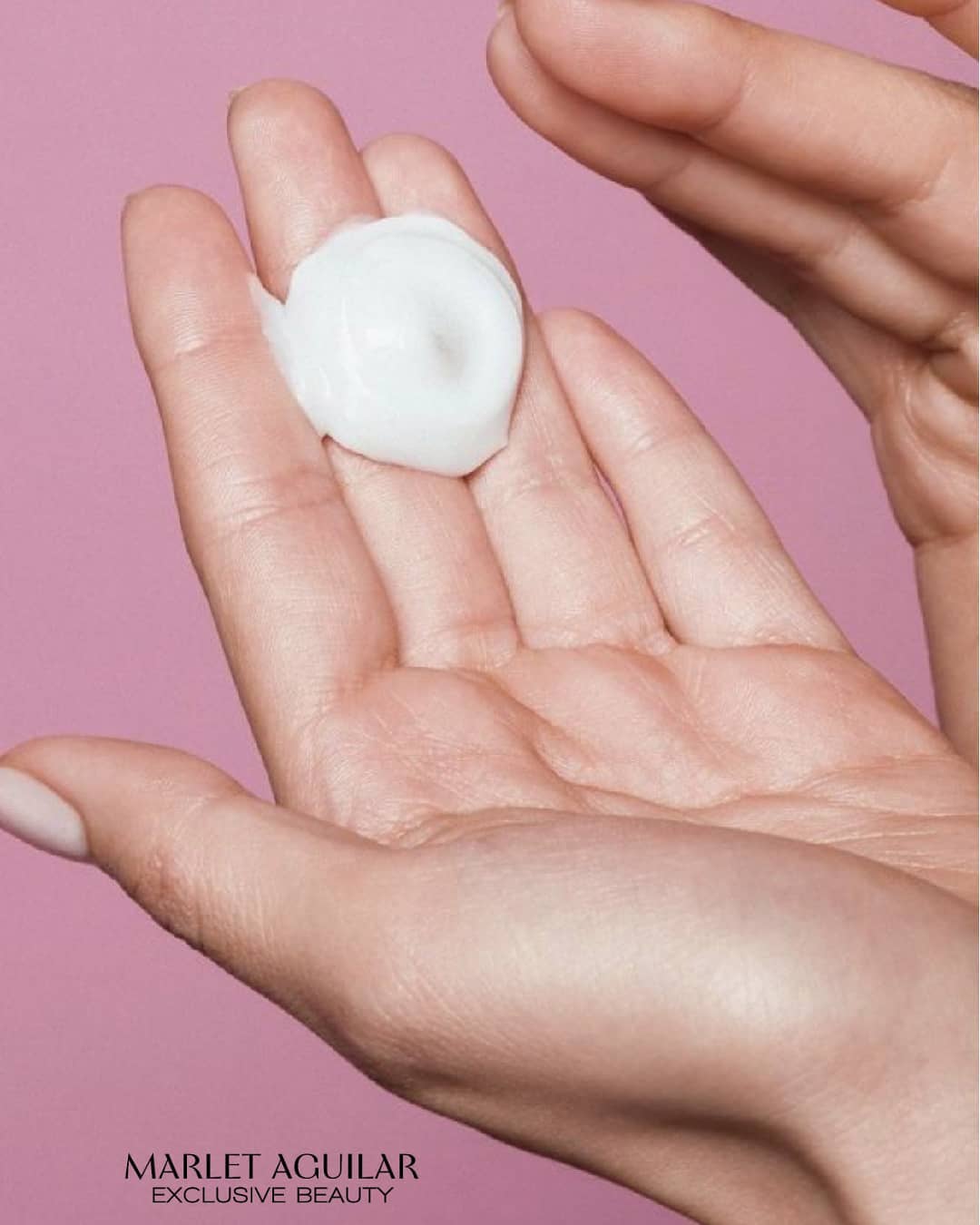 Nuestras cremas faciales naturales son elaboradas con activos totalmente puro...