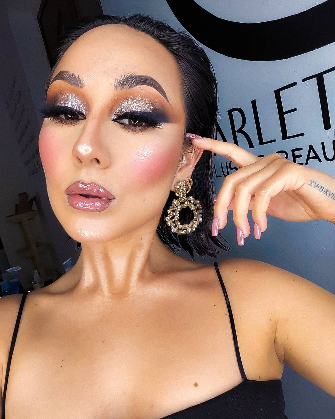 Too Glam to give a Damn 🧁  #makeupartistmarletaguilar #todayslook #lookofthe...