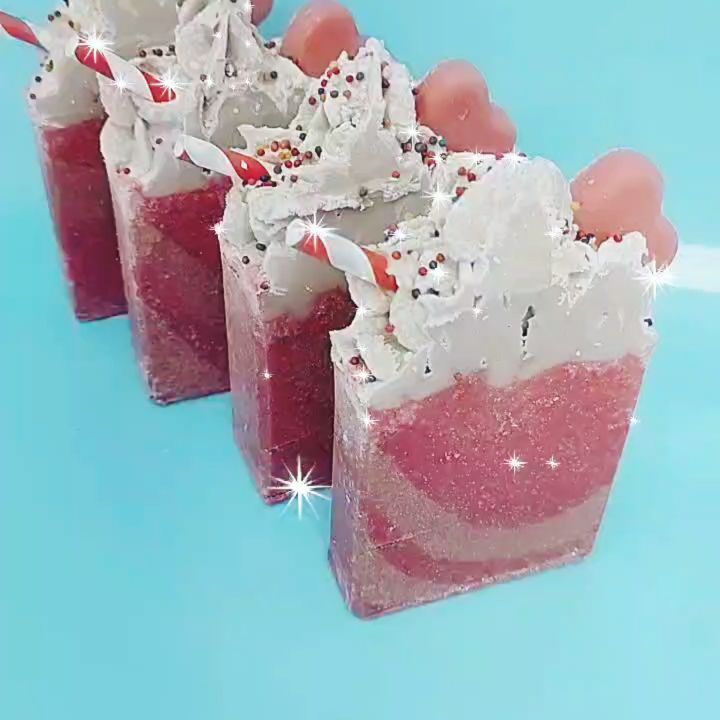 Nuestro Jabón Lavender Cake está de vuelta! Y ahora en modo San Valentín ❤️ �...