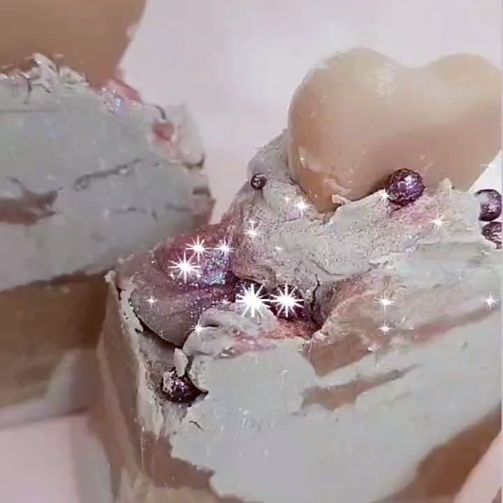 Jabón Artesanal de Arcilla Rosa & Rosa Mosqueta 💕  Solo en @maexclusivebeaut...